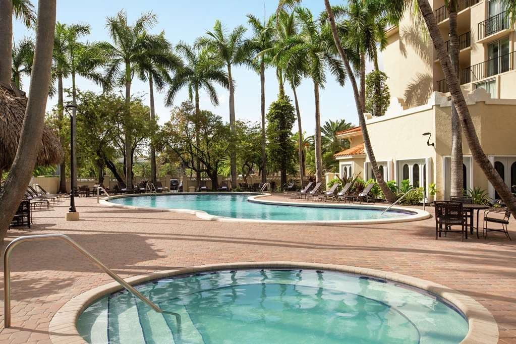 Pool area at Embassy Suites by Hilton Miami International Airport