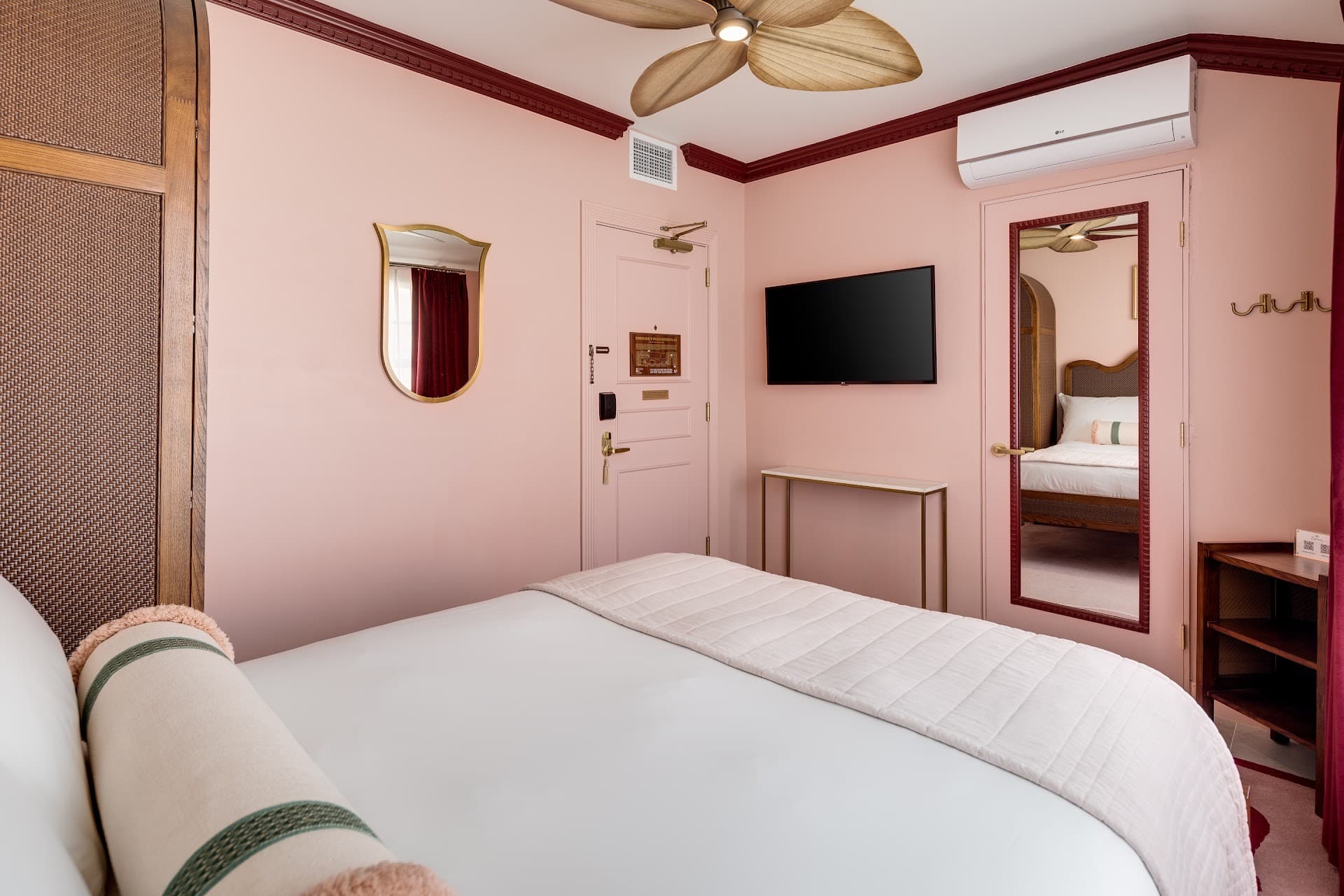 Stylish room at Esmé Miami Beach, Miami Beach