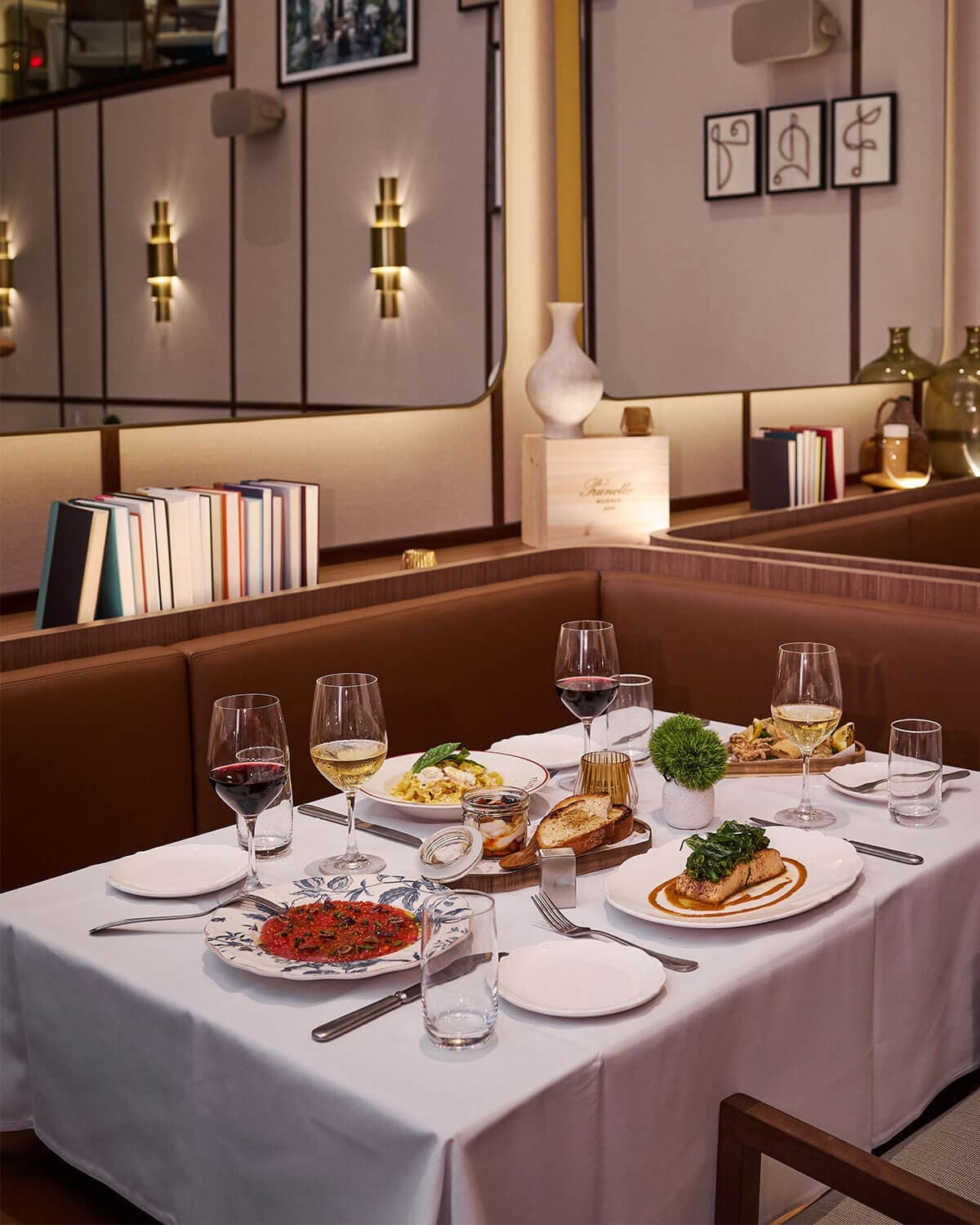 Dining scene at Felice Brickell in Miami