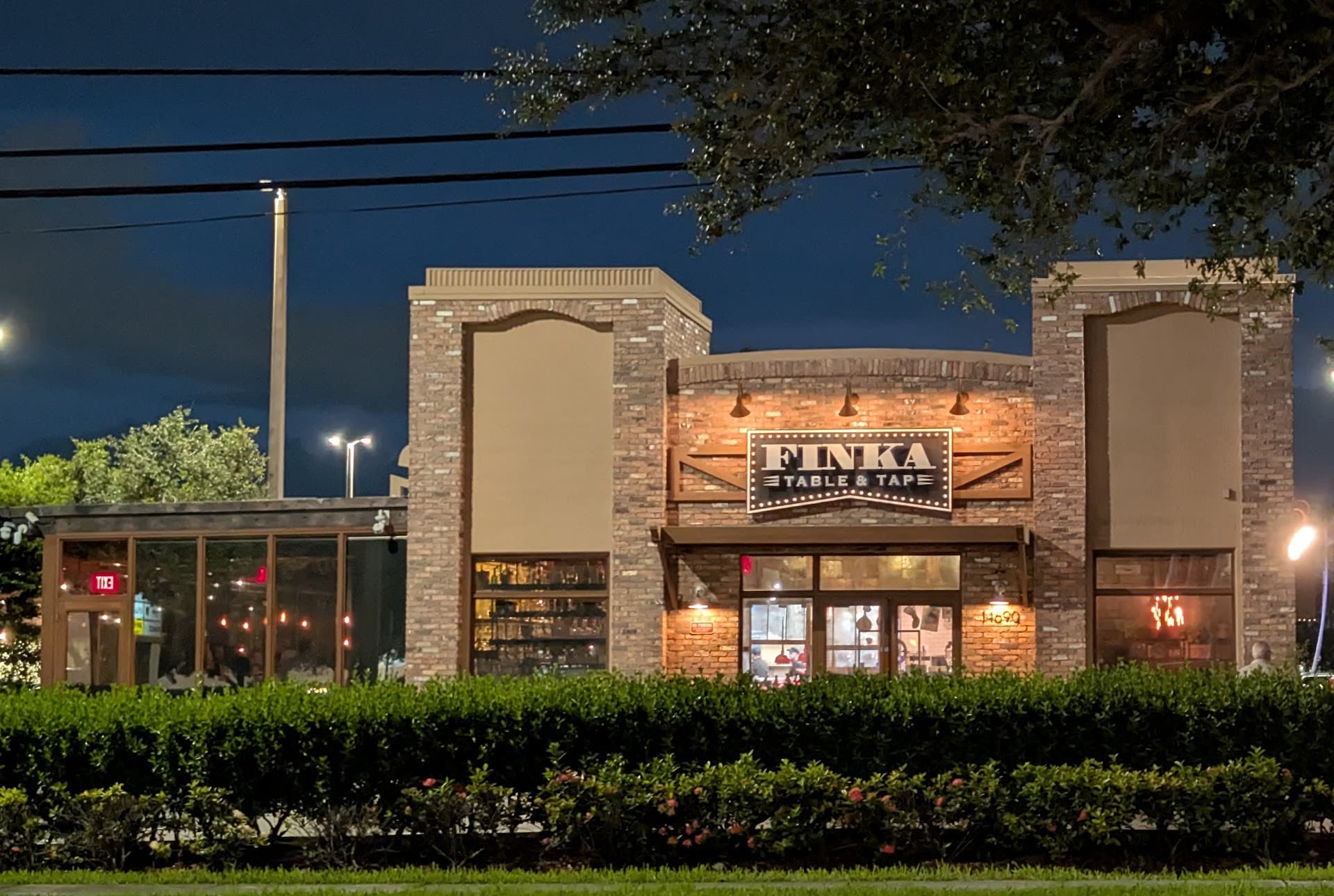 Finka Table & Tap restaurant in Miami at night