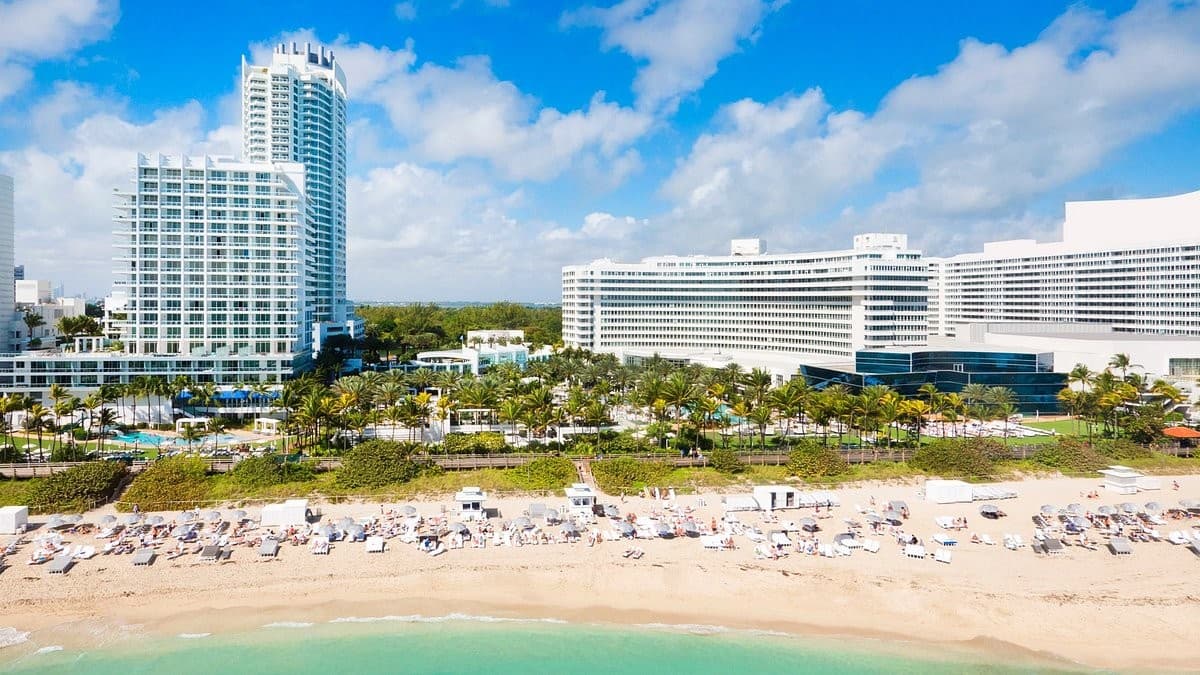 Fontainebleau Miami Beach hotel exterior view