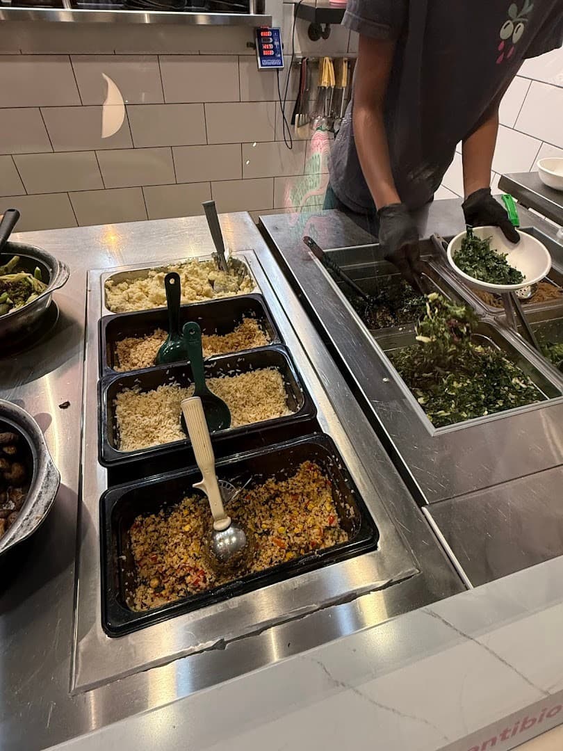 Fresh Kitchen Miami Midtown interior food preparation