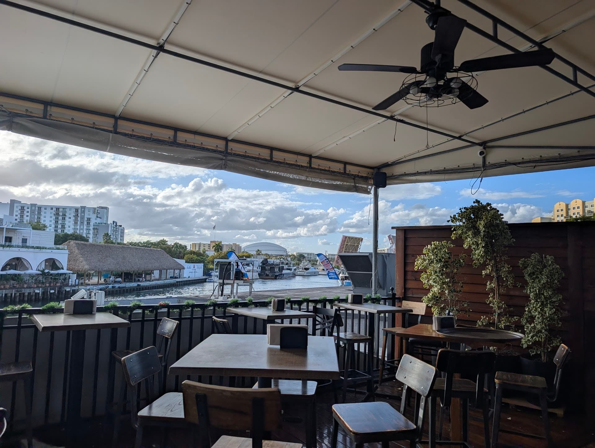 Garcia's Seafood Grille & Fish Market outdoor seating Miami