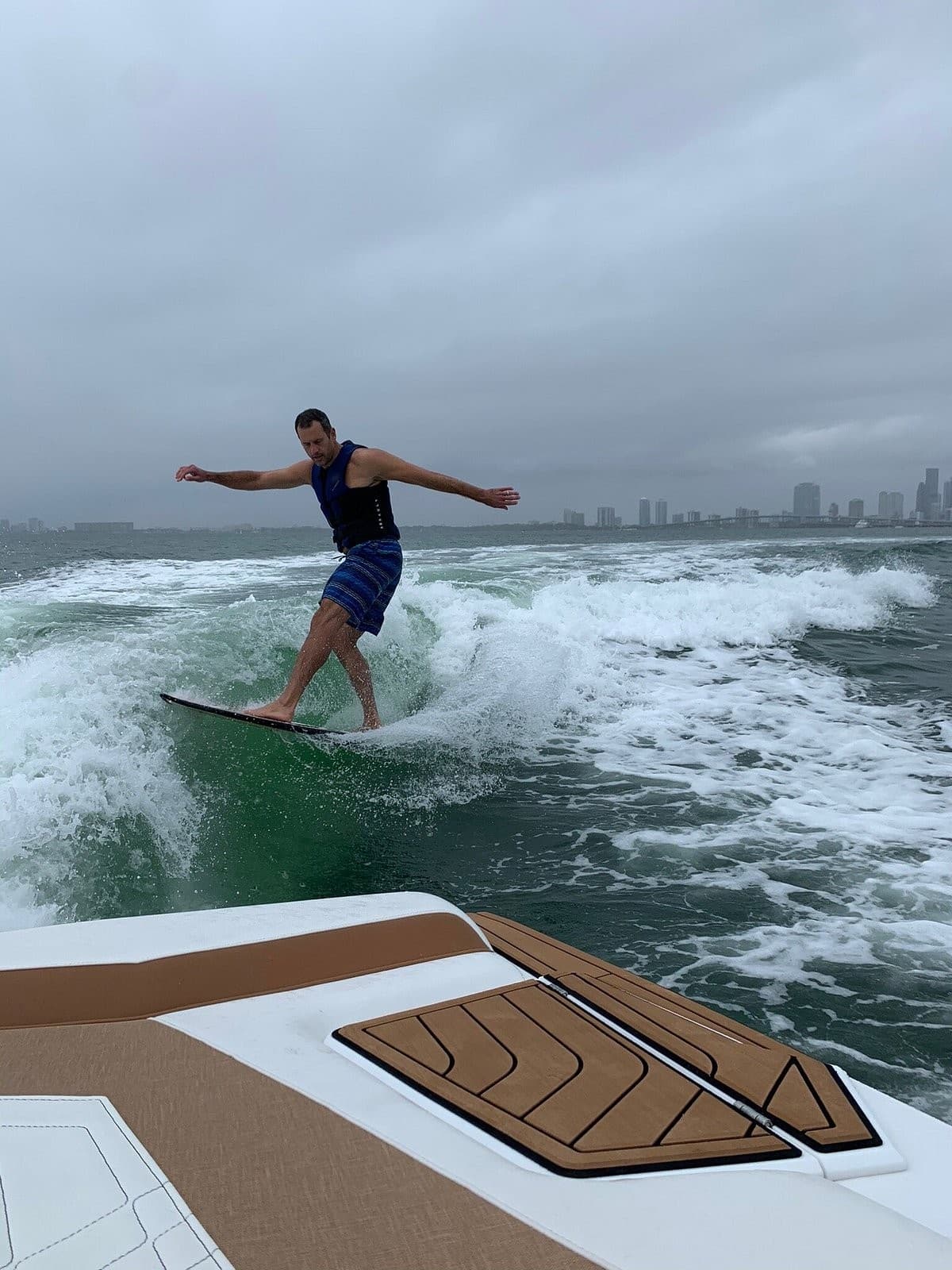 Wakesurfing at Gator Bait Wakeboard & Wakesurf School in Miami