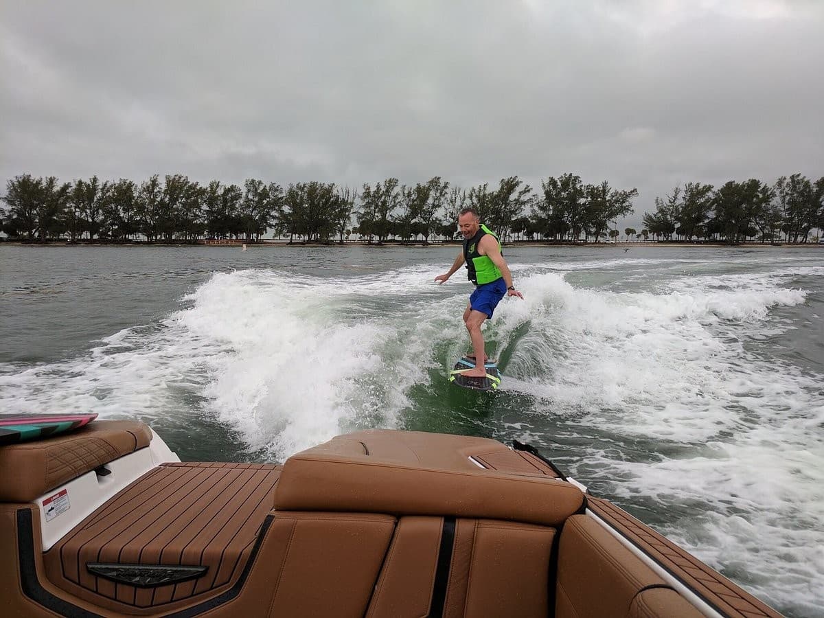 Wakesurfing at Gator Bait Wakeboard School in Miami
