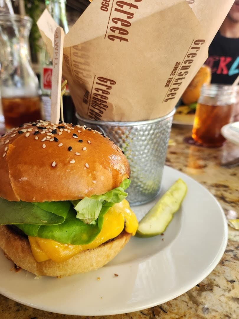 Cheeseburger at Greenstreet Cafe in Miami