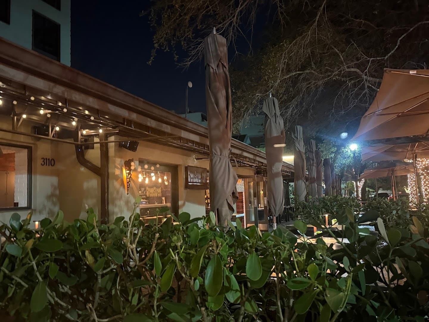 Greenstreet Cafe outdoor seating in Miami
