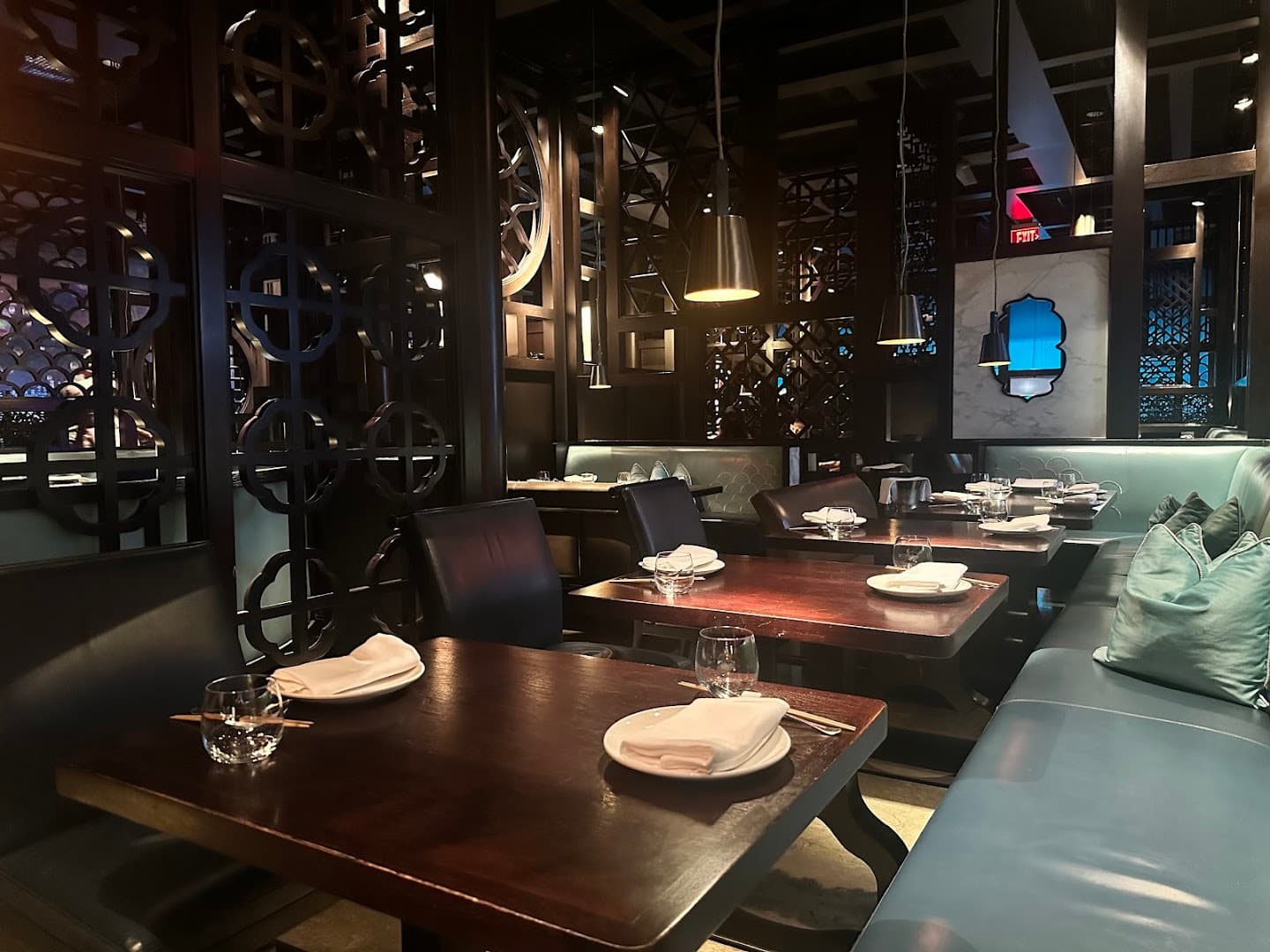 Hakkasan Miami interior dining scene