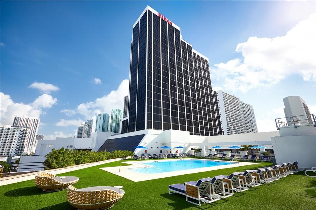 Hilton Miami Downtown rooftop pool view