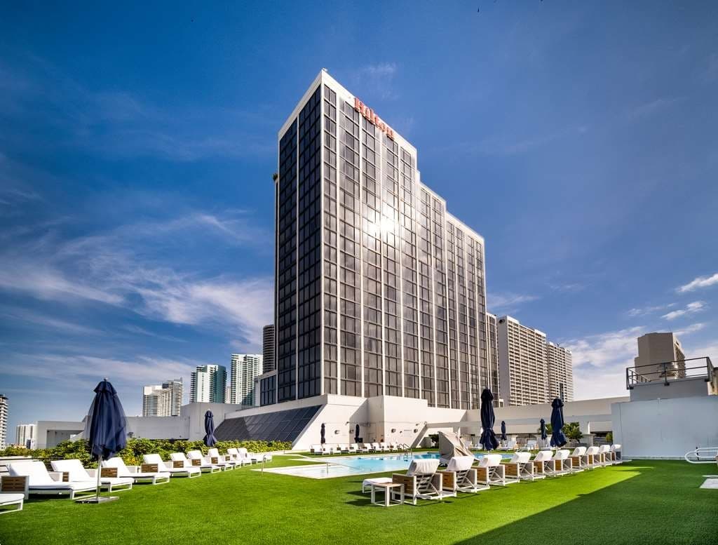 Rooftop view of Hilton Miami Downtown hotel