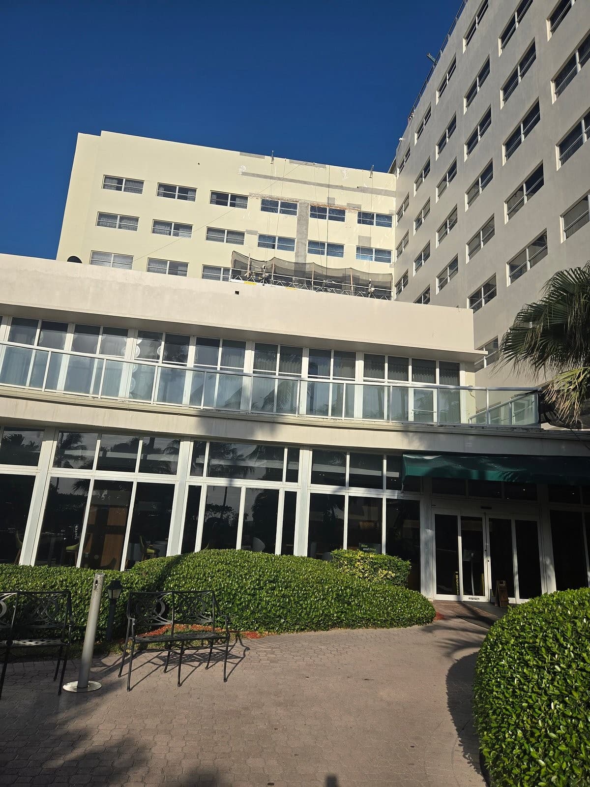 Holiday Inn Miami Beach-Oceanfront hotel exterior