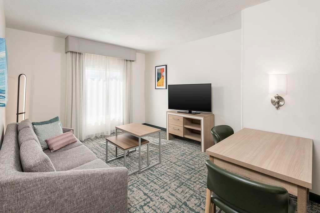 Homewood Suites by Hilton Miami-Airport/Blue Lagoon room interior