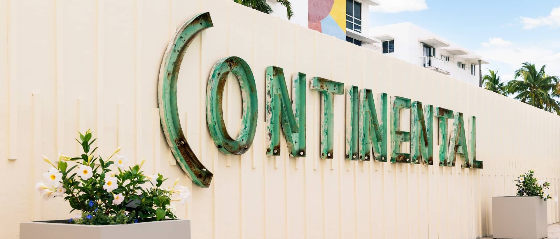 Hotel Continental Miami Beach sign
