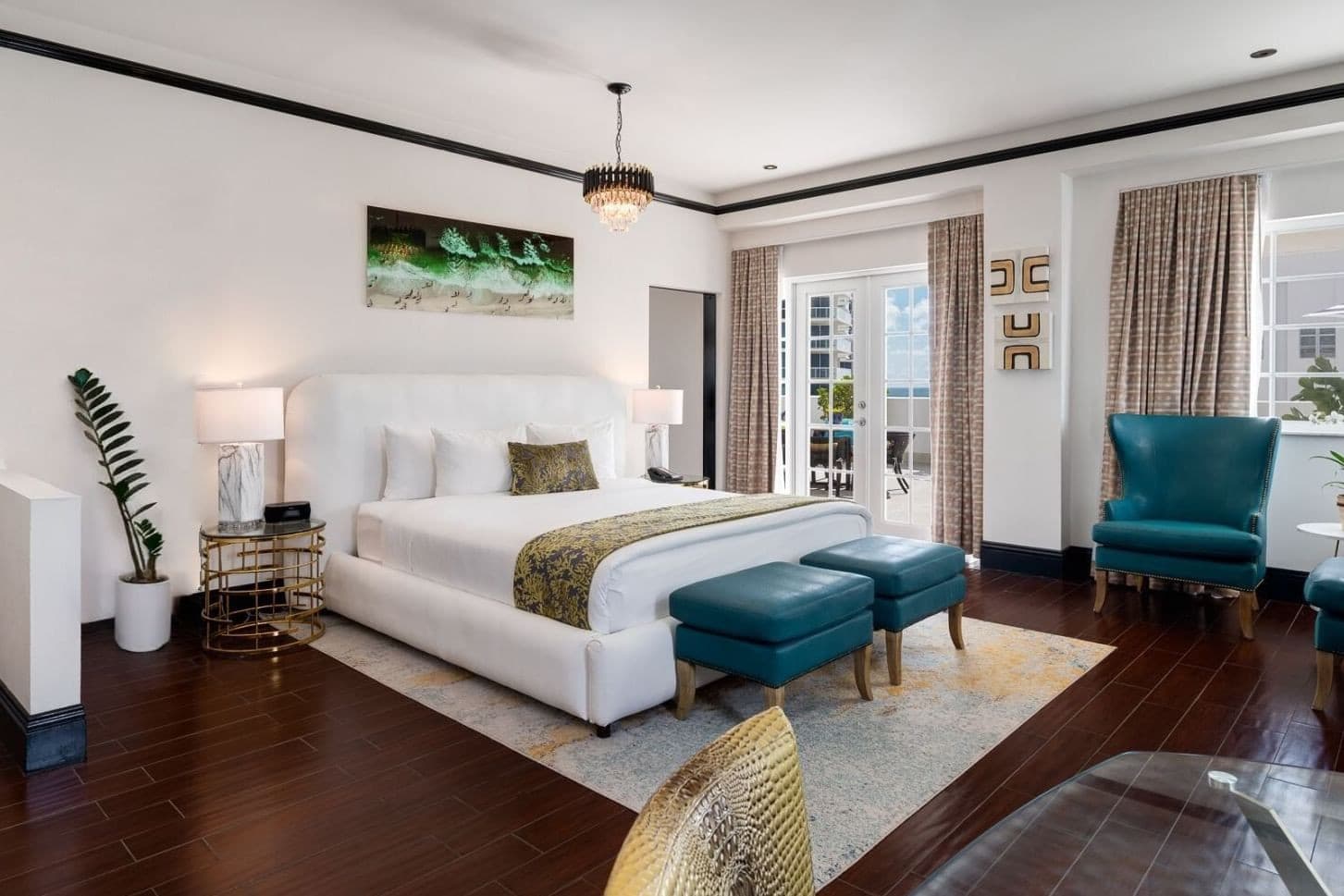 Luxurious room at Hotel Croydon Miami Beach