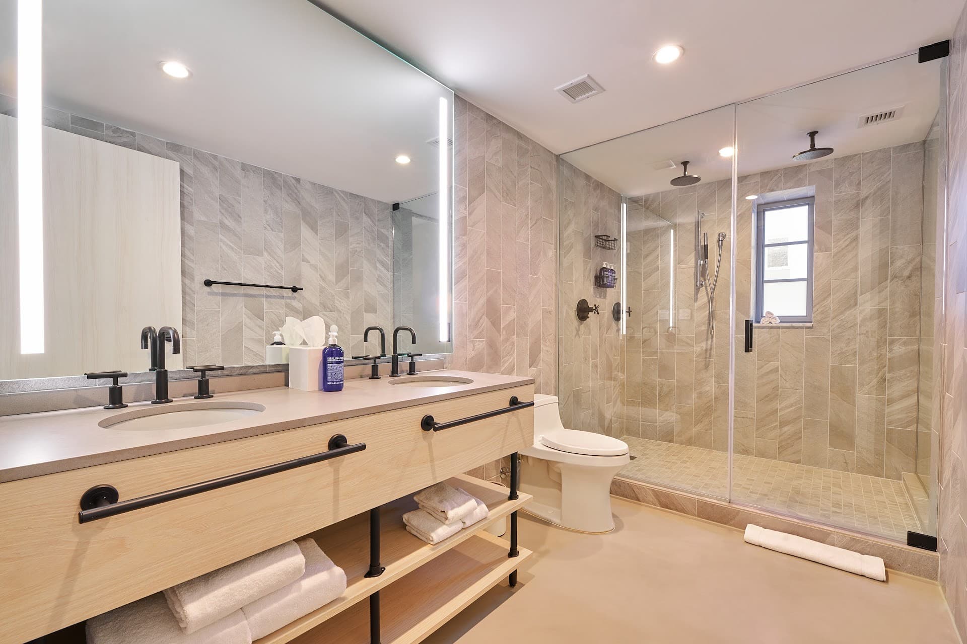 Modern bathroom at Hotel Greystone in Miami Beach