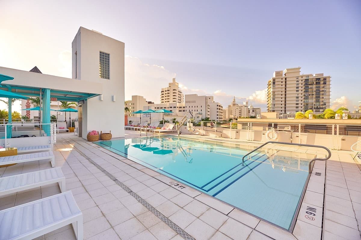 Hotel Greystone pool area in Miami Beach
