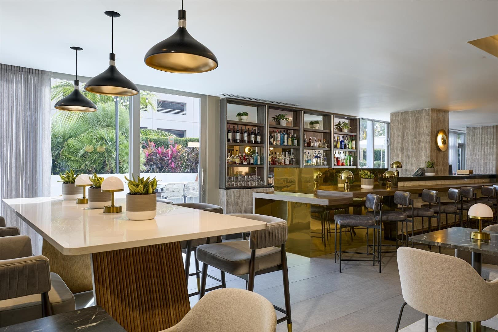 Hyatt Centric South Beach Miami bar area