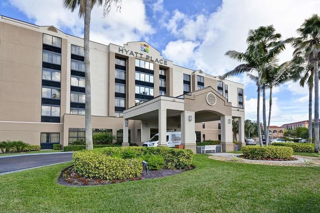 Hyatt Place Miami Airport-West/Doral exterior view