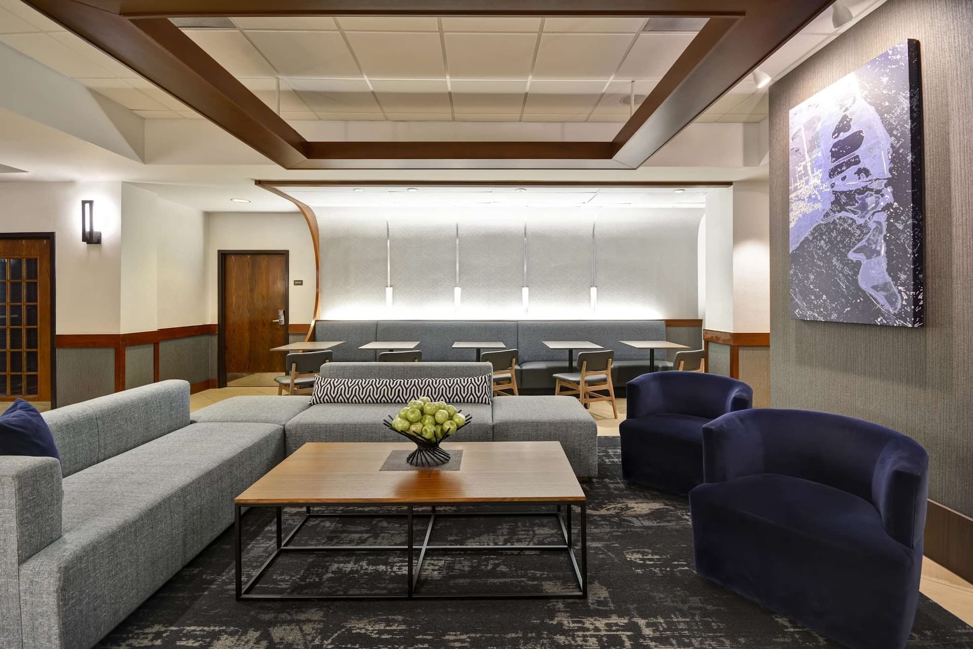 Hyatt Place Miami Airport-West/Doral lobby seating area
