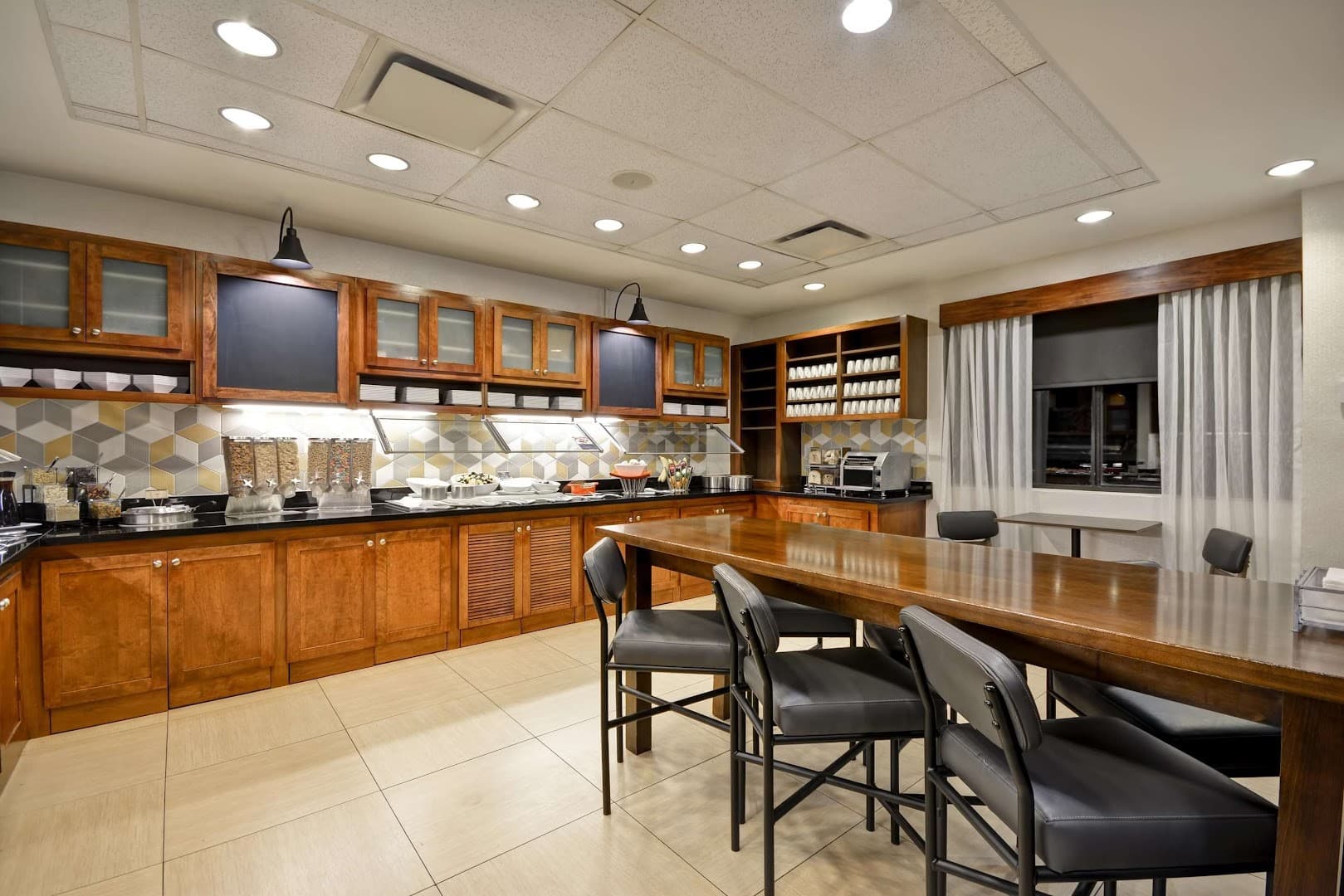 Dining area at Hyatt Place Miami Airport-West/Doral