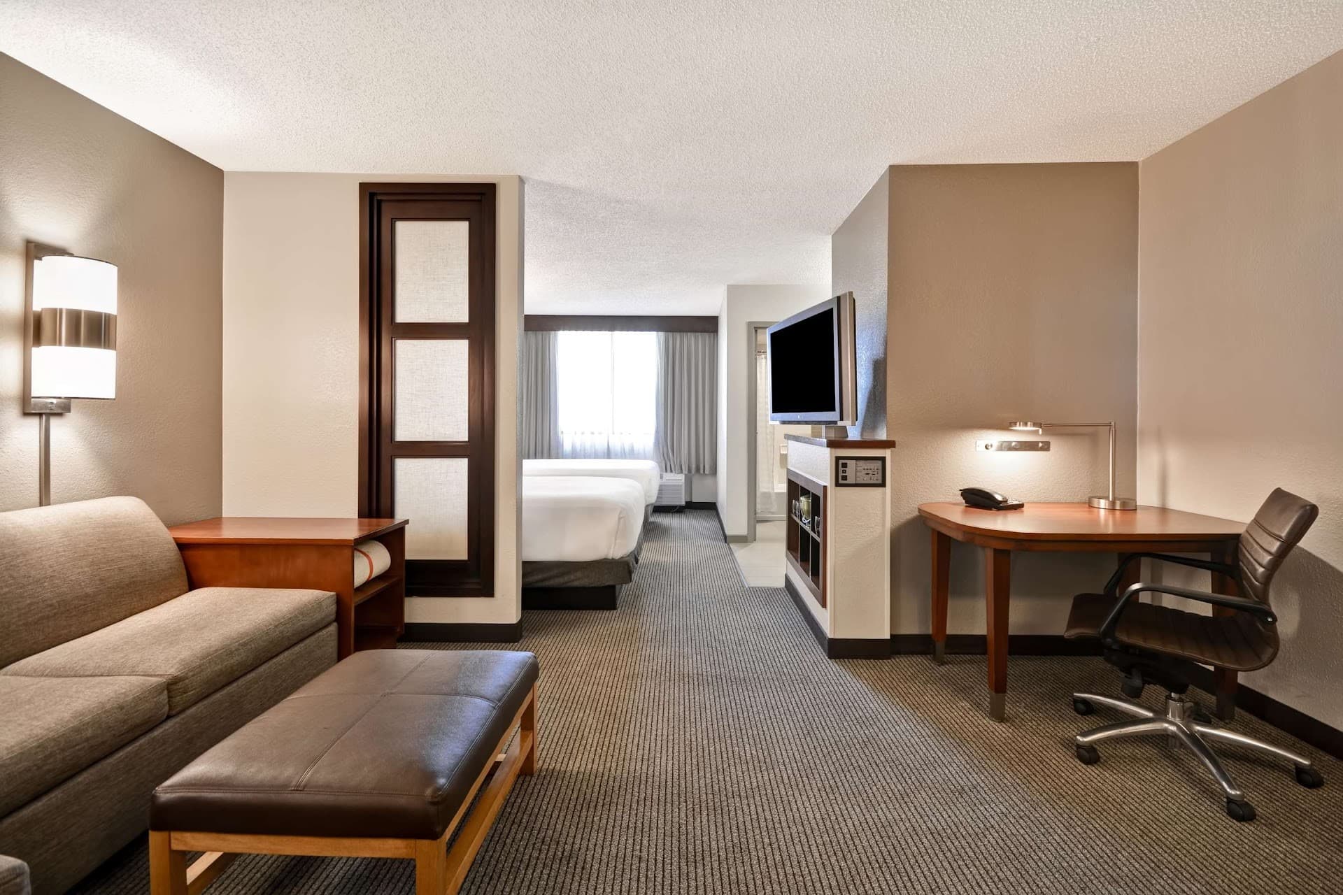 Hyatt Place Miami Airport-West/Doral suite interior