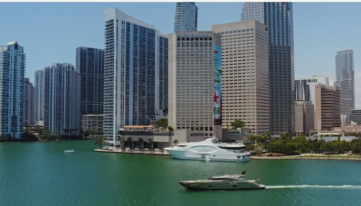 InterContinental Miami scenic view with city buildings