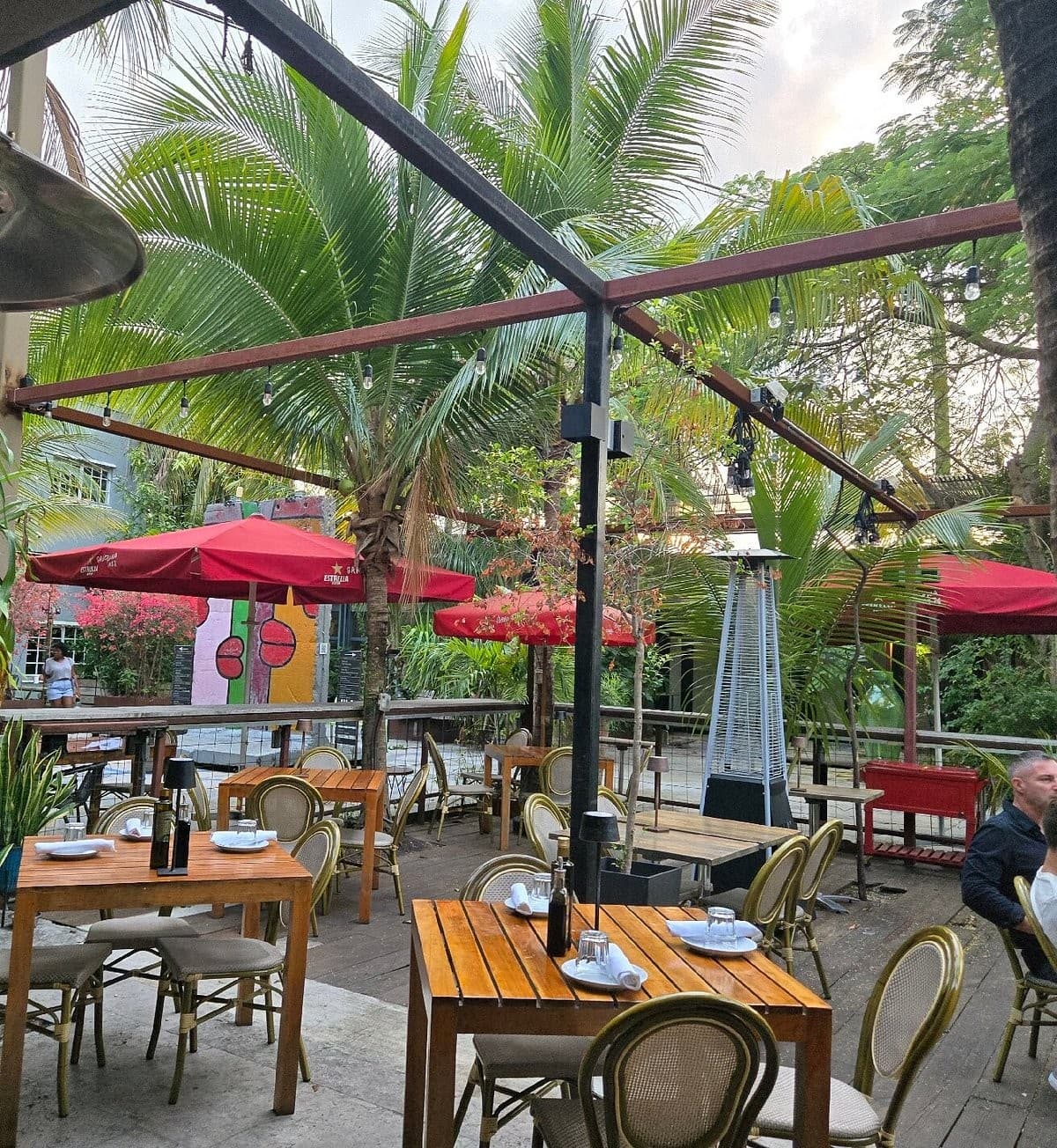 Ironside Pizza patio seating in Miami