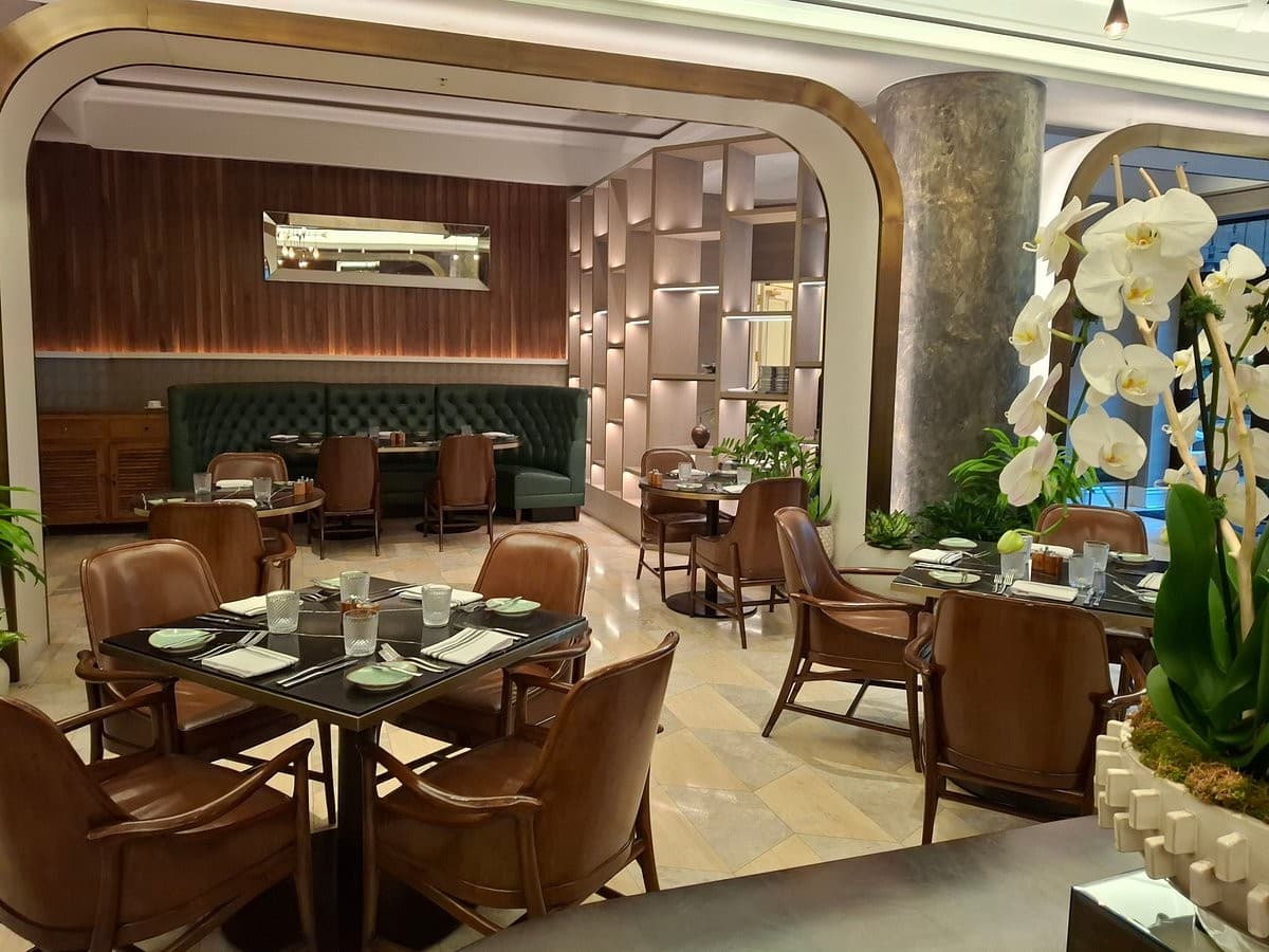Isabelle’s Coconut Grove interior dining scene in Miami