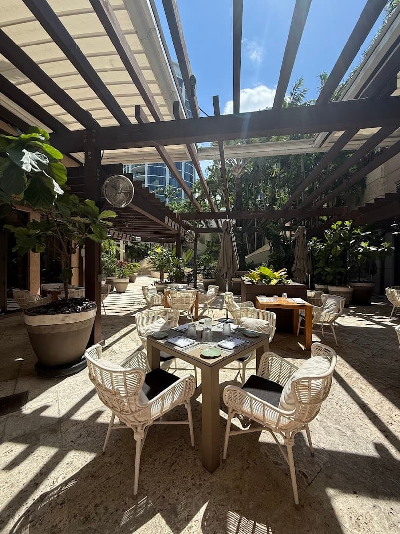 Isabelle’s Coconut Grove outdoor dining area in Miami