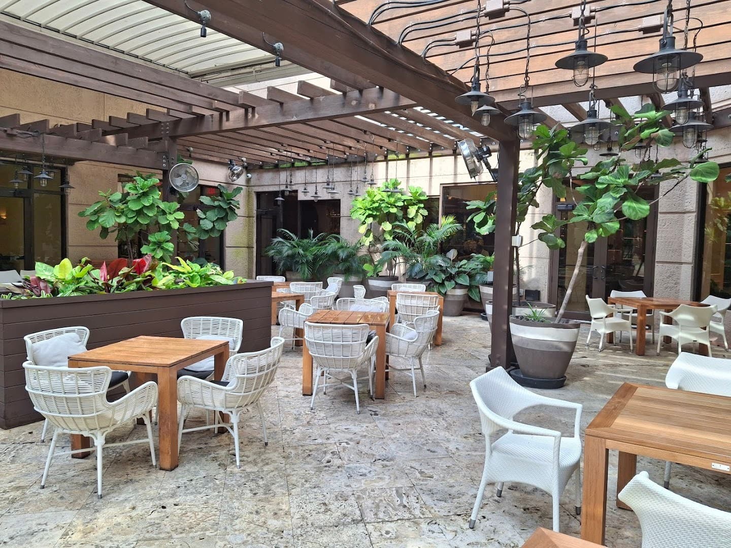 Isabelle’s Coconut Grove patio dining area in Miami
