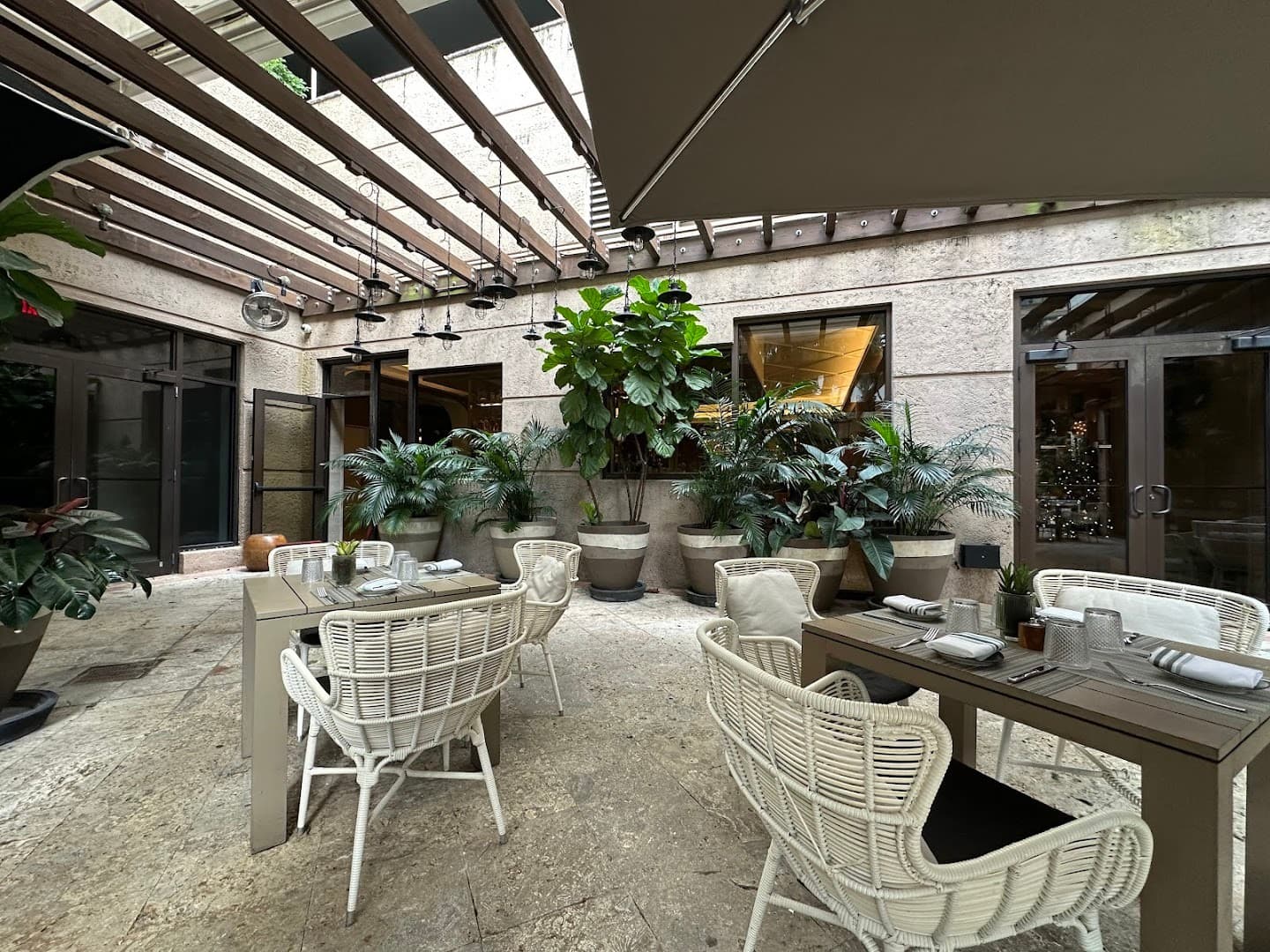 Isabelle’s Coconut Grove patio dining area in Miami