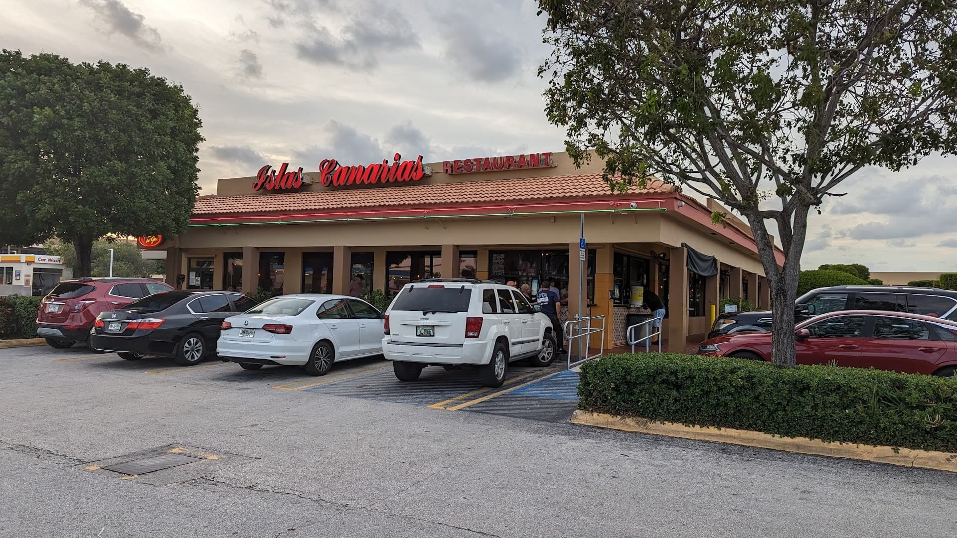 Islas Canarias Restaurant exterior view in Miami
