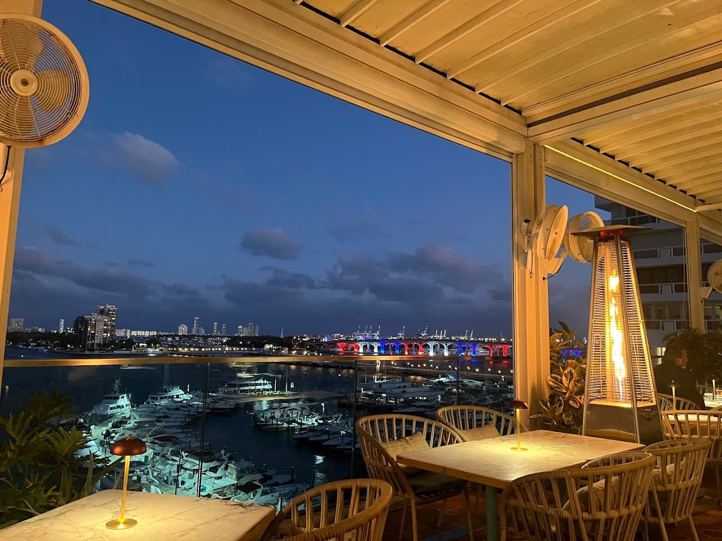 Klaw Miami restaurant ambiance at night