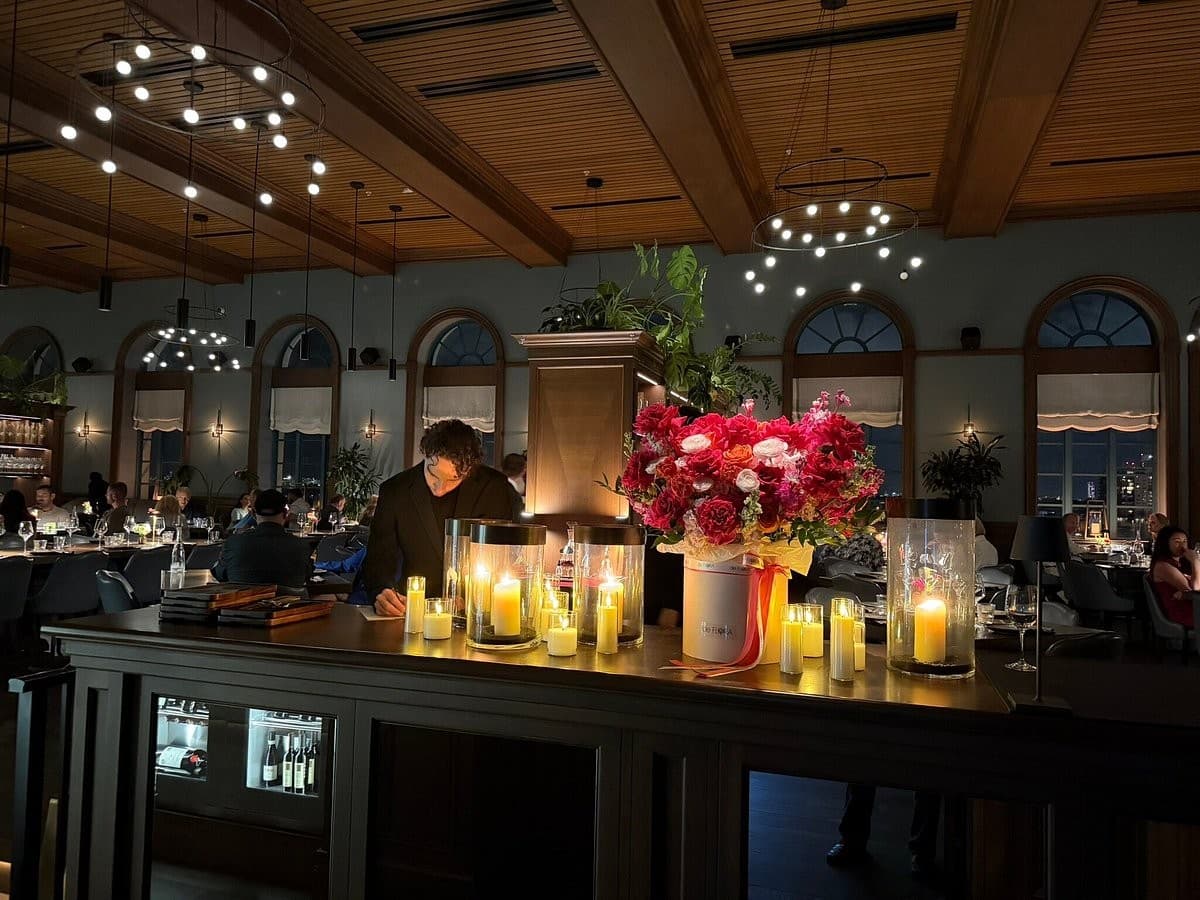 Klaw Miami interior dining scene with ambiance
