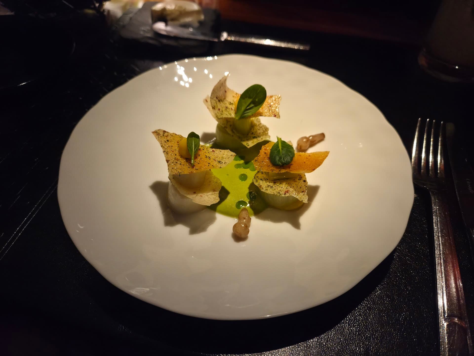 Artistic dish presentation at L’Atelier de Joël Robuchon, Miami