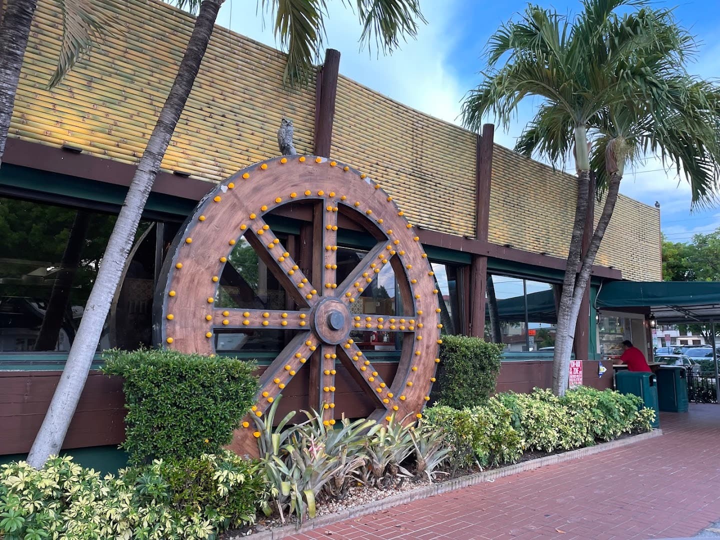 Exterior view of La Carreta restaurant in Miami