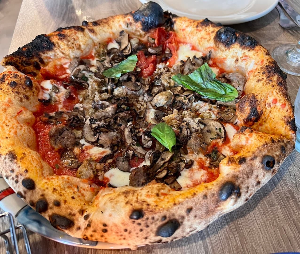 Delicious pizza at La Leggenda Pizzeria in Miami Beach