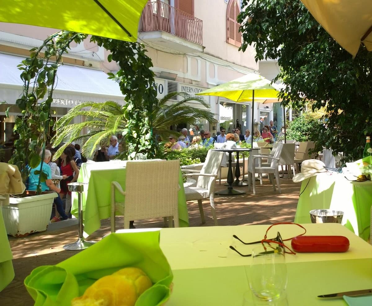 Outdoor dining at La Palma Ristorante & Bar in Miami