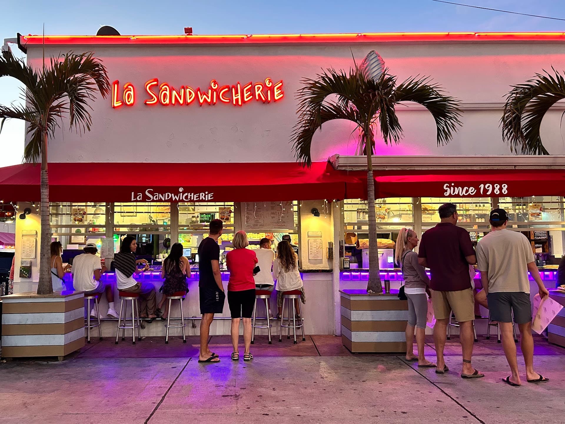 La Sandwicherie Miami Beach restaurant exterior with vibrant atmosphere