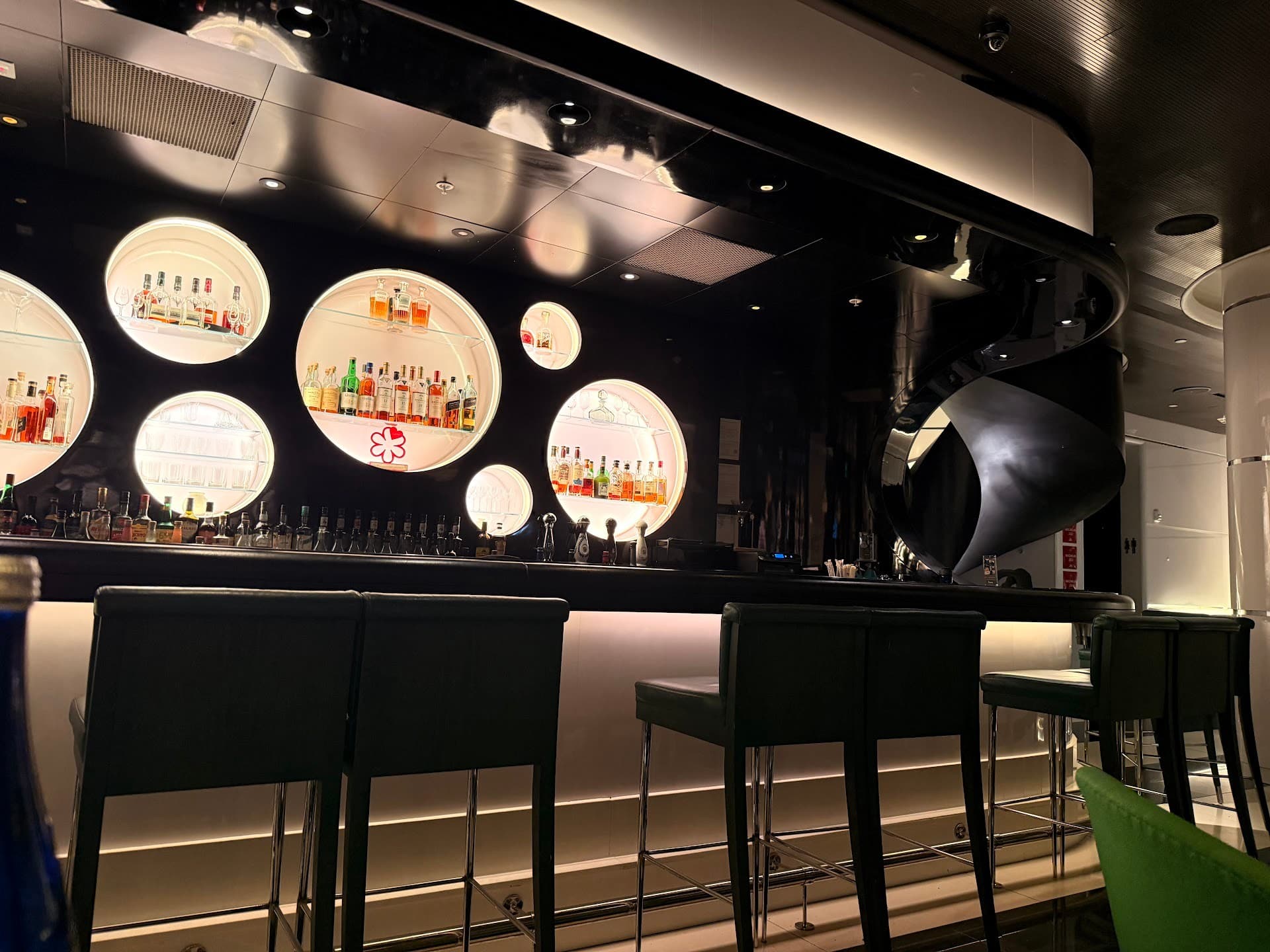 Le Jardinier bar area in Miami with vibrant decor