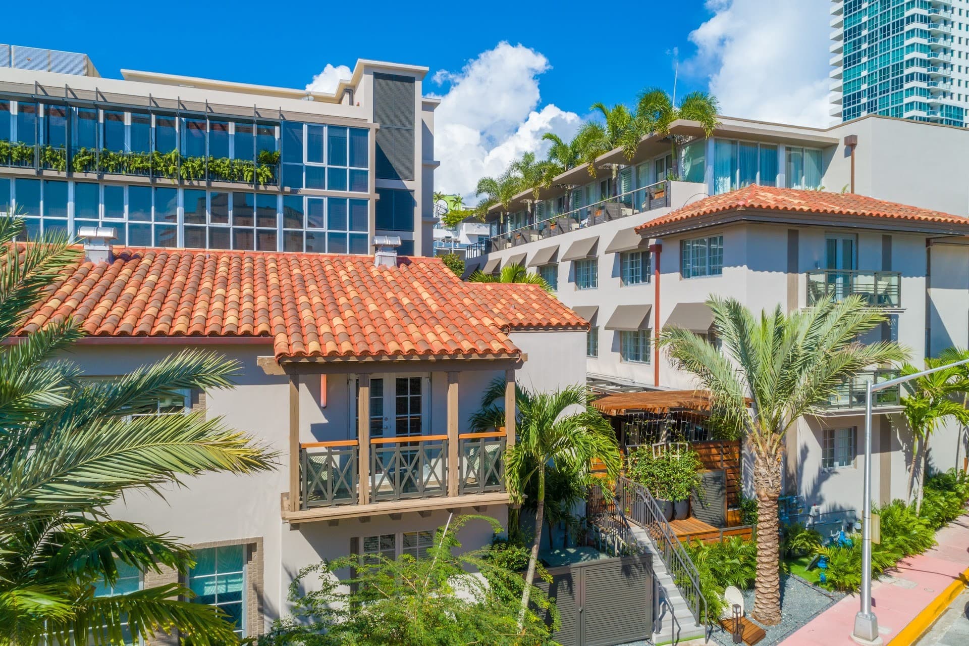 Lennox Miami Beach hotel exterior view