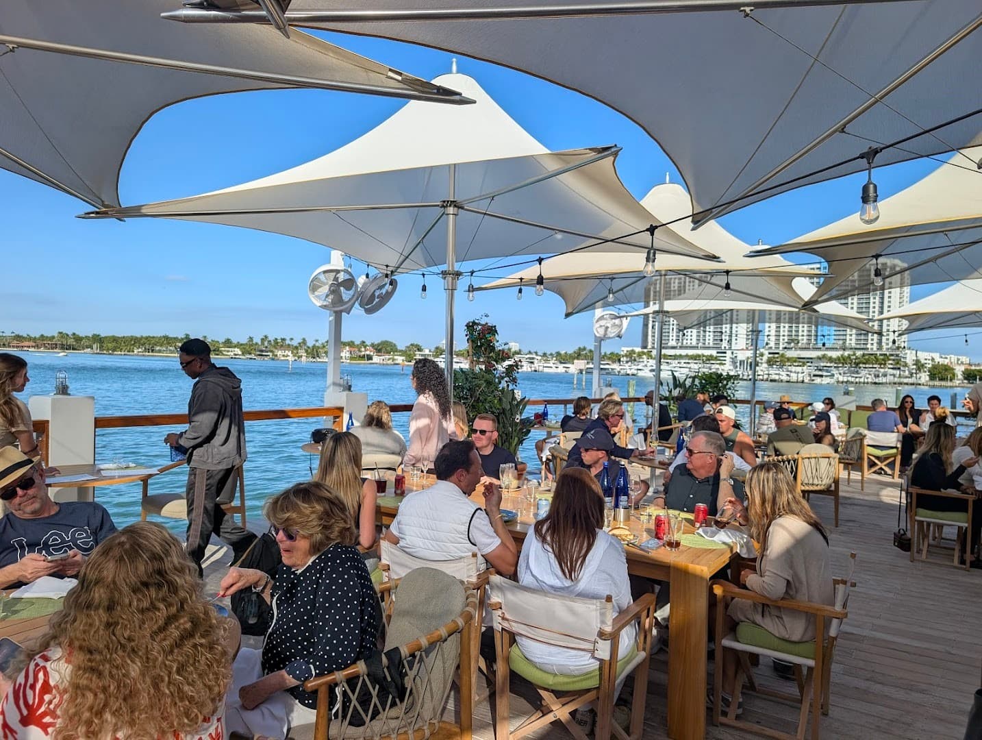 Lido Bayside dining scene in Miami Beach