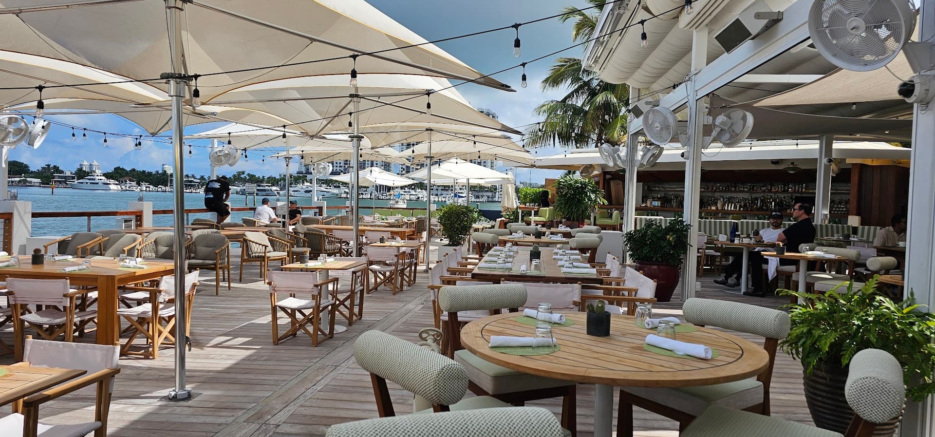 Lido Bayside outdoor dining area in Miami Beach