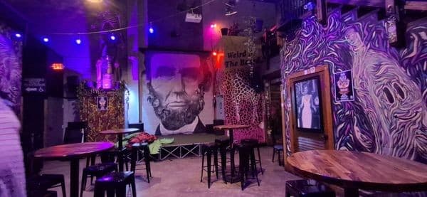 Lincoln's Beard Brewing & Cocktails interior in Miami