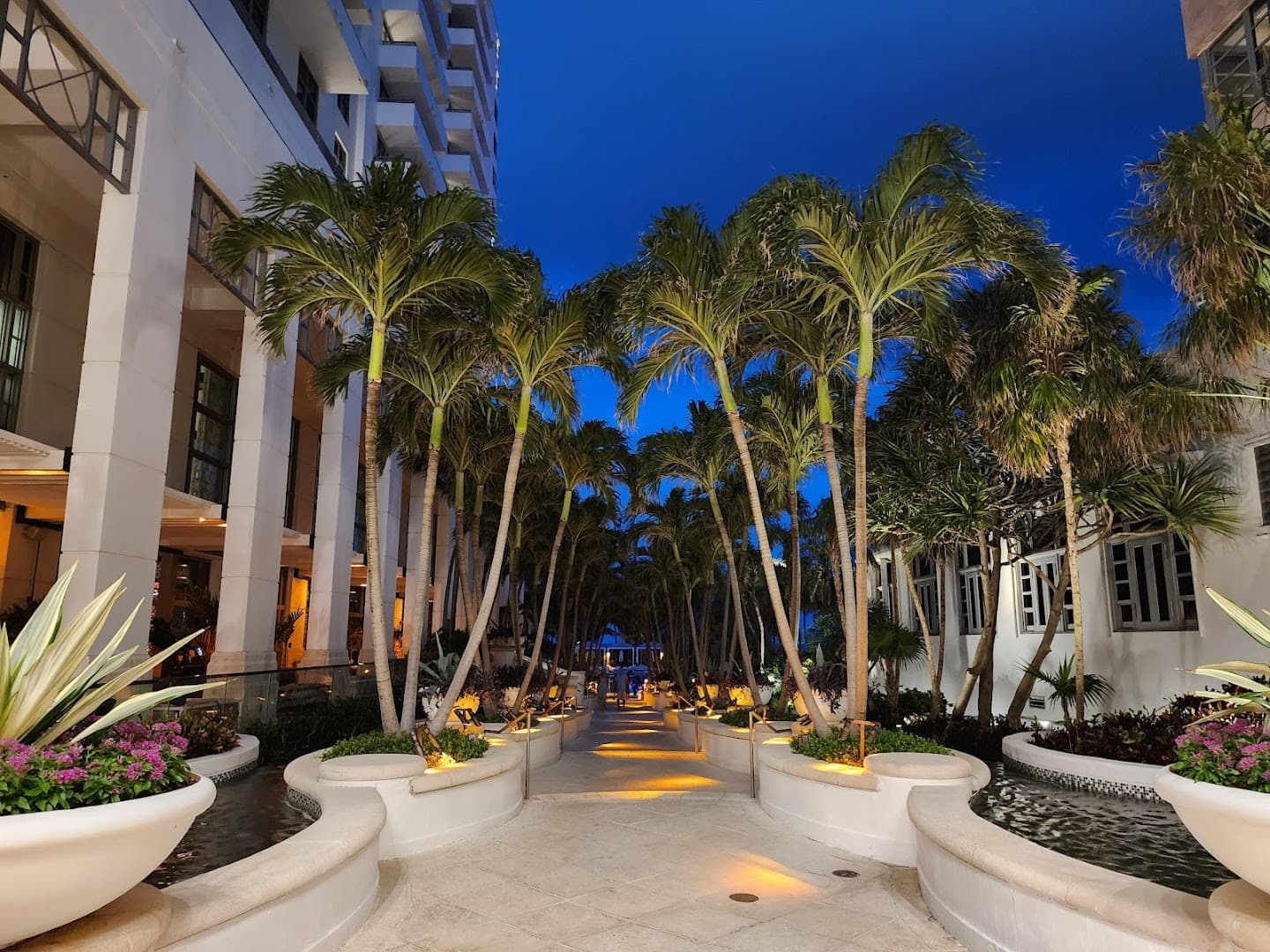 Loews Miami Beach Hotel exterior at dusk
