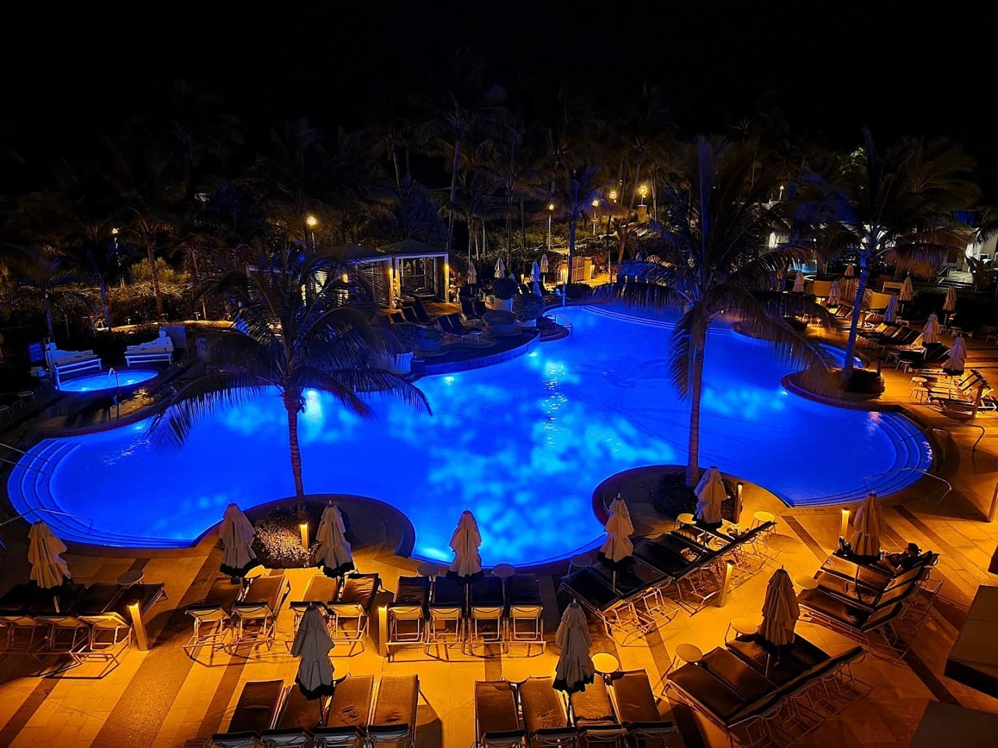 Loews Miami Beach Hotel pool at night