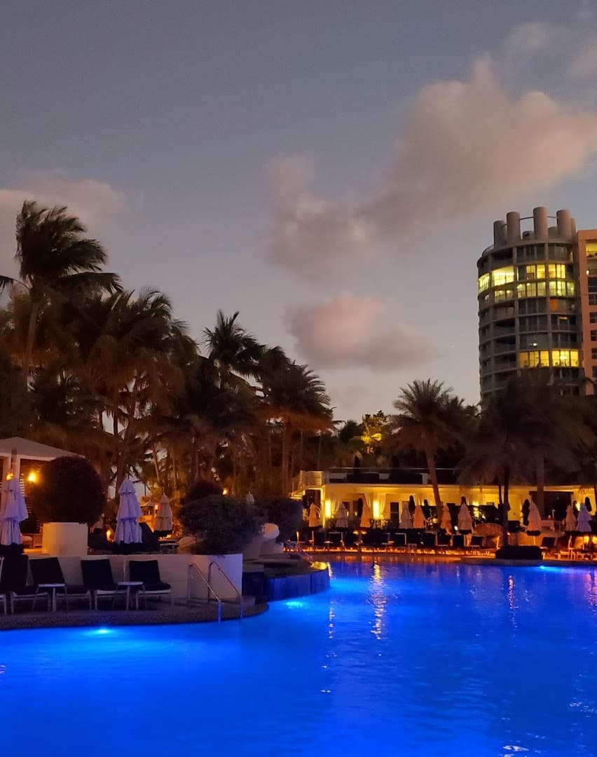 Loews Miami Beach Hotel pool at dusk