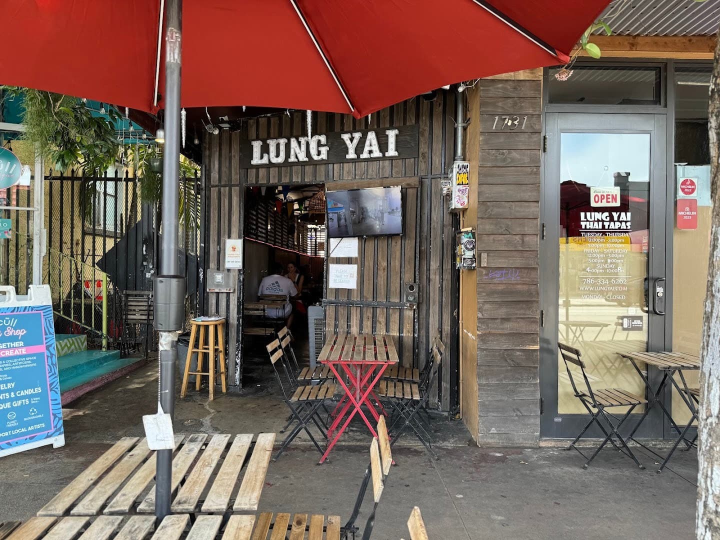 Lung Yai Thai Tapas restaurant entrance in Miami