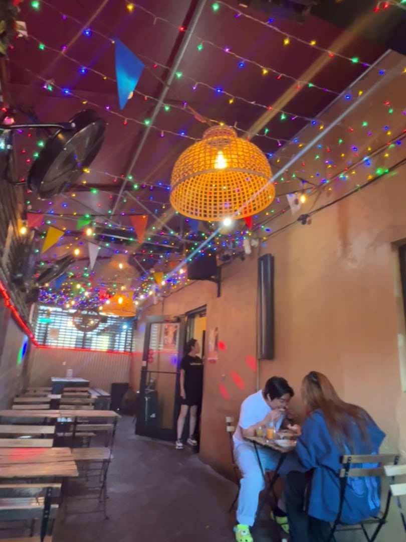 Lung Yai Thai Tapas interior ambiance Miami