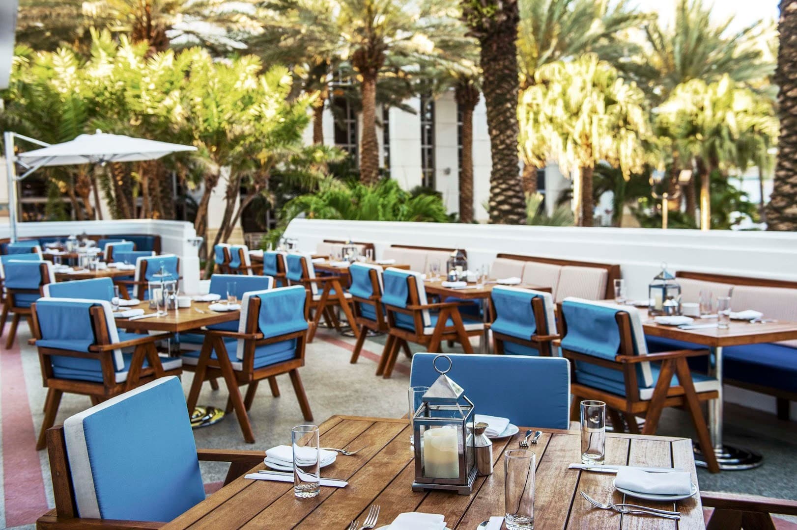 Outdoor dining area at Lure Fishbar in Miami Beach